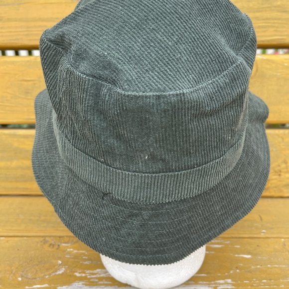 Star Wars The Mandalorian The Child Grogu Peeking Corduroy Bucket Hat Green OSFM - Picture 3 of 5
